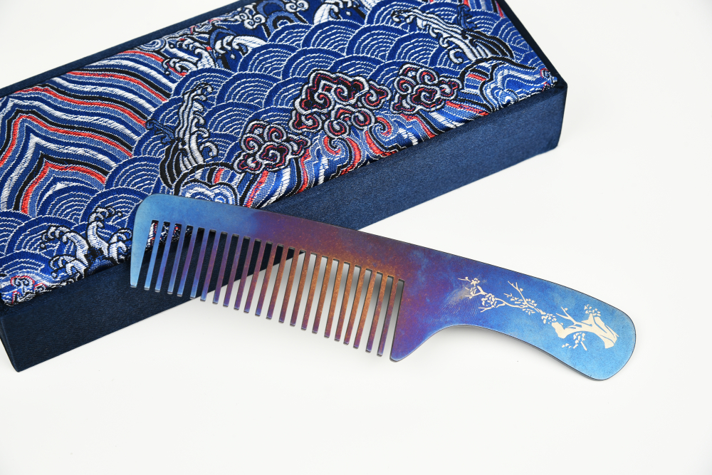 Titanium comb – big